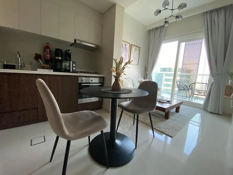 شقة Cozy 1-Br With Beautiful Views دبي الإمارات العربية المتحدة
