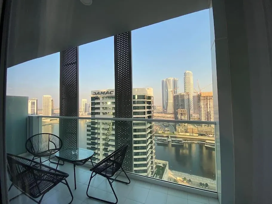 Cozy 1-Br With Beautiful Views Apartment Dubai