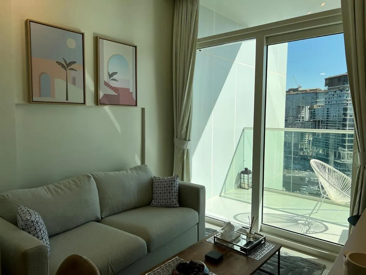 Cozy 1-Br With Beautiful Views Apartment Dubai